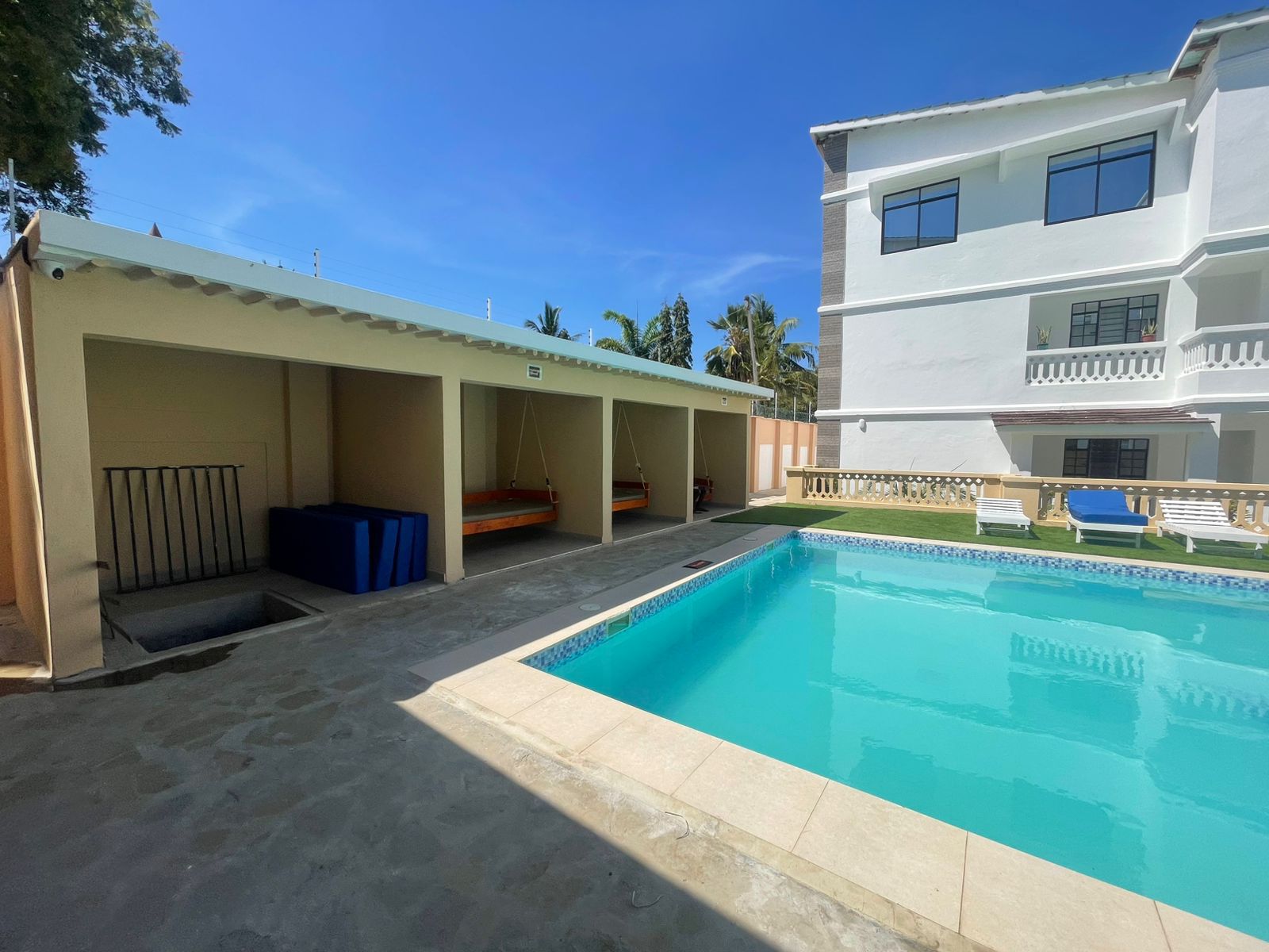 Modern Studio appartment Diani | Roomfinder