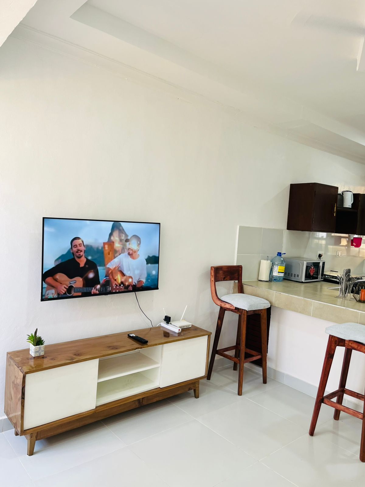Modern Studio appartment Diani | Roomfinder