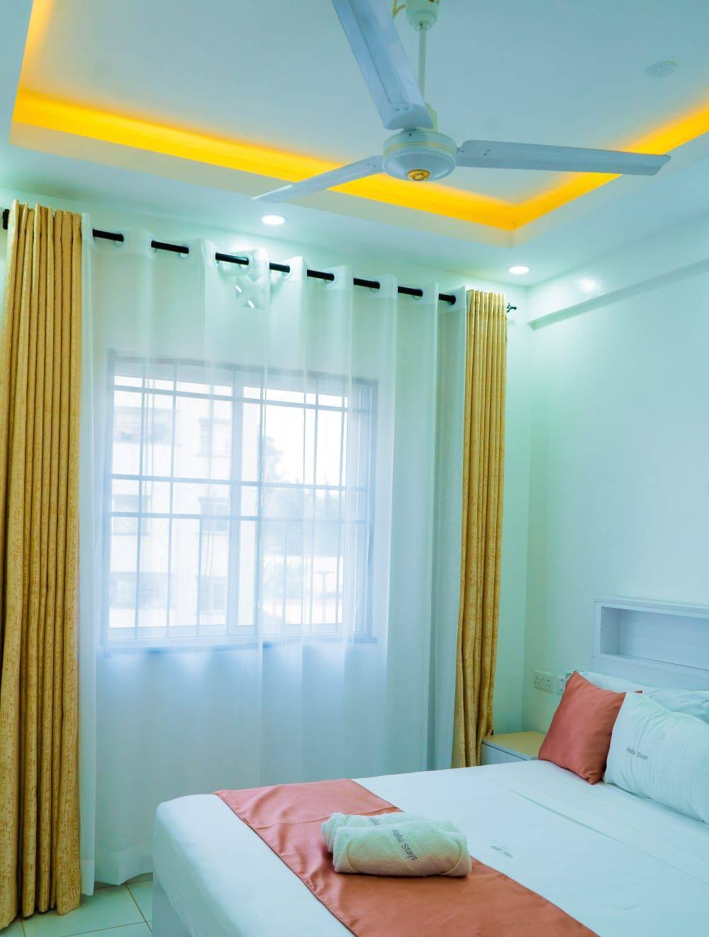 Executively Furnished 2 Bedroom Airbnb available in Mombasa town Buxton | Roomfinder