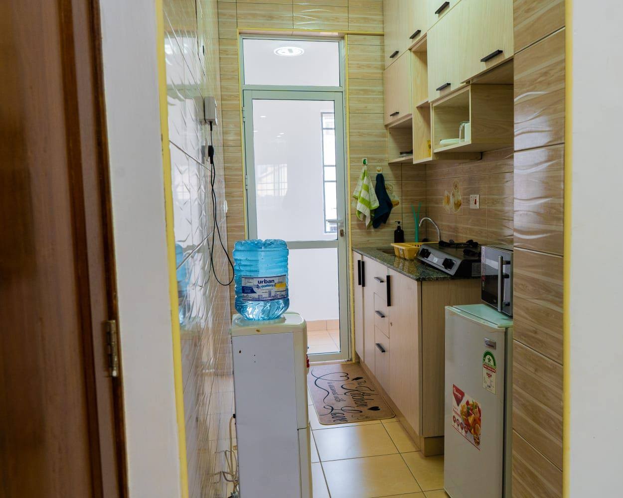 Executively Furnished 2 Bedroom Airbnb available in Mombasa town Buxton | Roomfinder