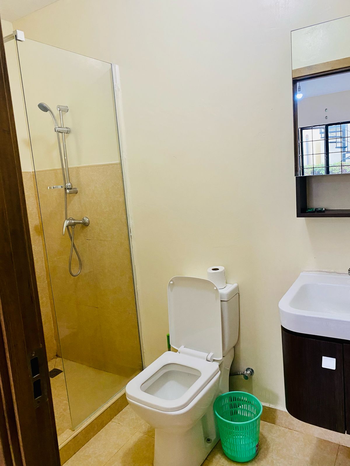 Modern 1 Bedroom Airbnb in Eldoret CBD Sosian Street near Naivas sokoni | Roomfinder