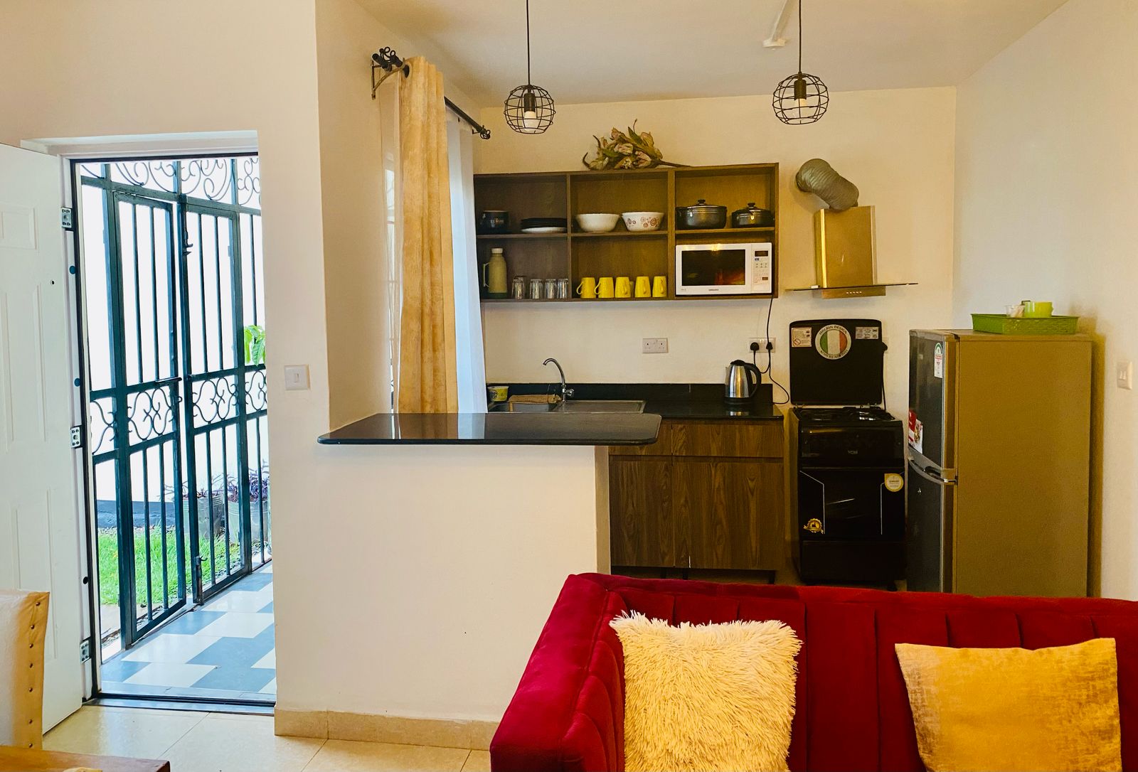 Modern Studio Airbnb in Eldoret CBD Sosian Street near Naivas sokoni | Roomfinder
