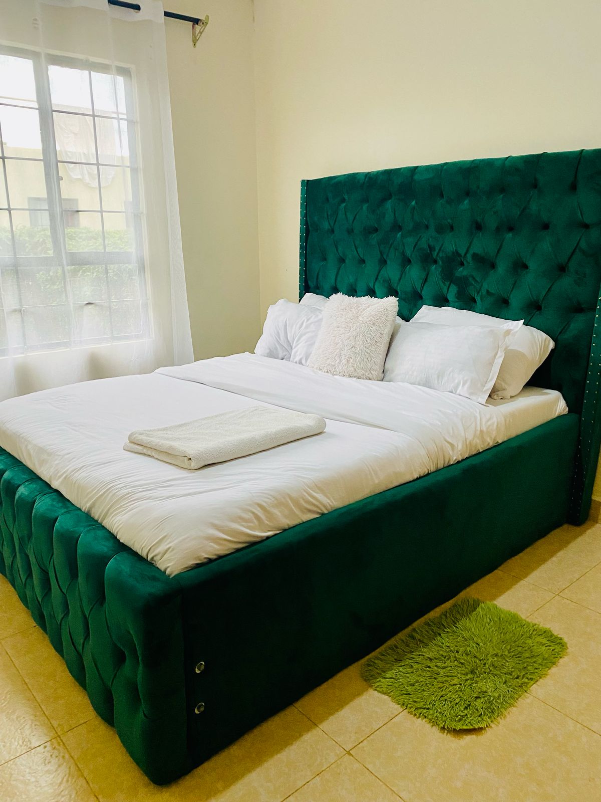 Modern Studio Airbnb in Eldoret CBD Sosian Street near Naivas sokoni | Roomfinder