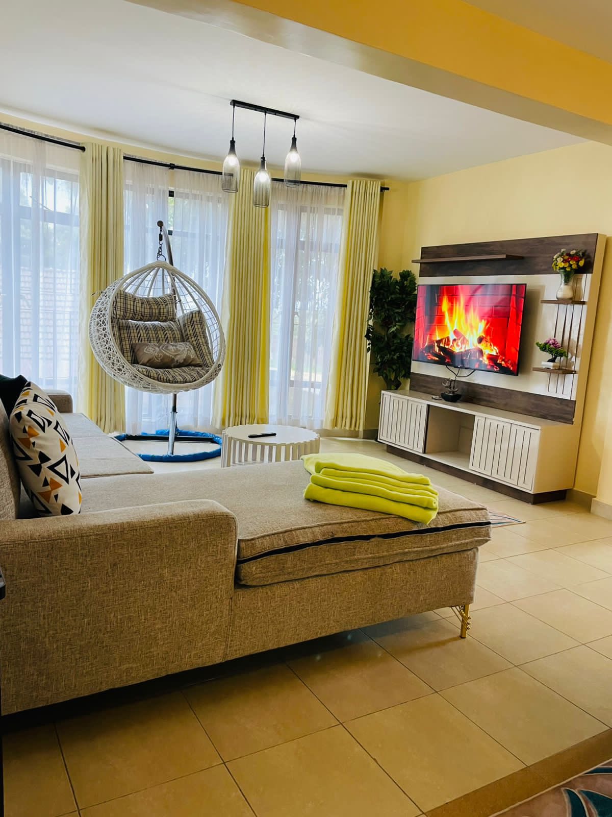 Spacious and magnificently designed 3 Bedrooms AirBnB in Nakuru Section 58 | Roomfinder