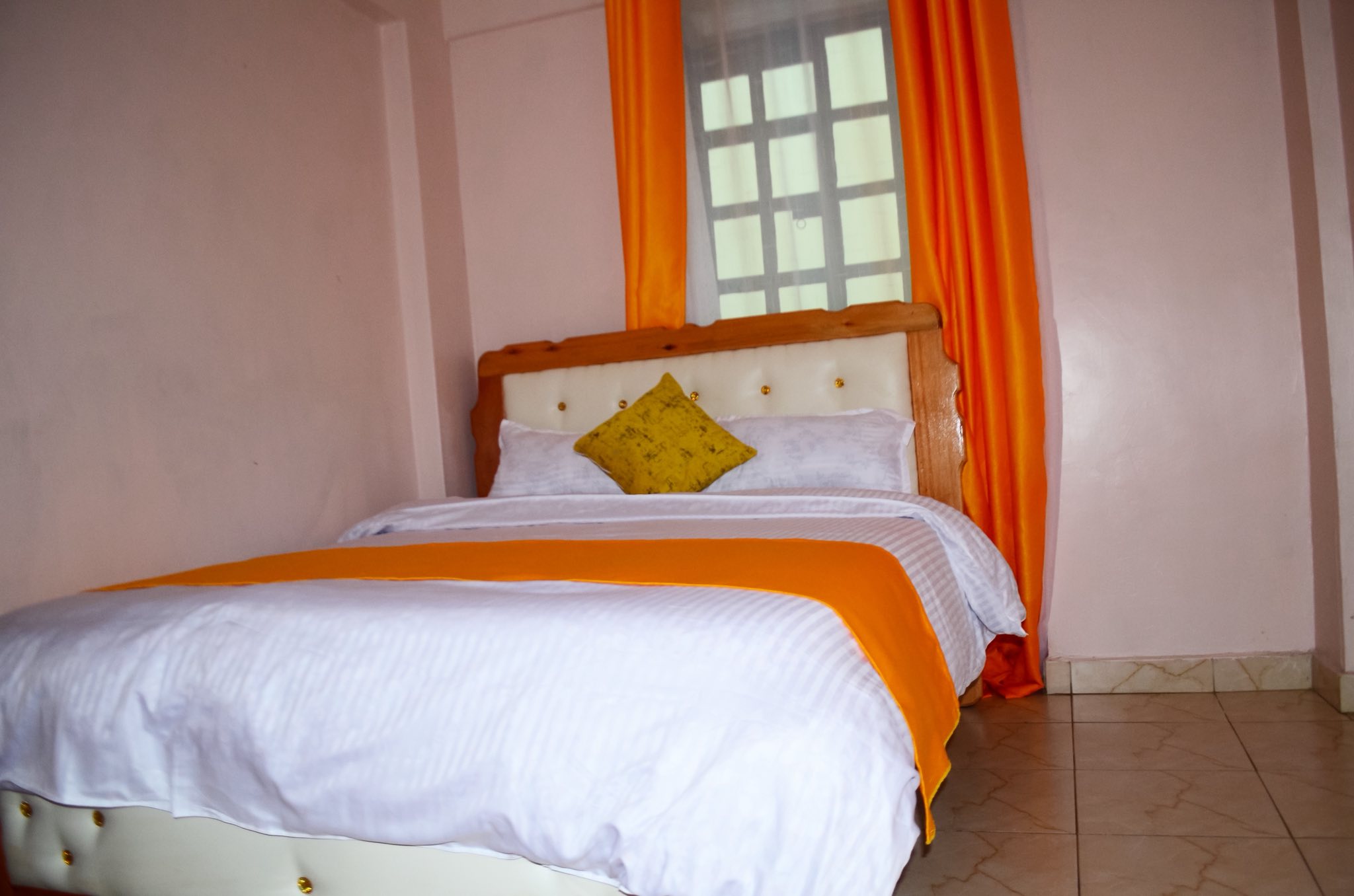 Spacious, cosy and fully furnished one bedroom  Airbnb Eldoret Annex estate | Room finder