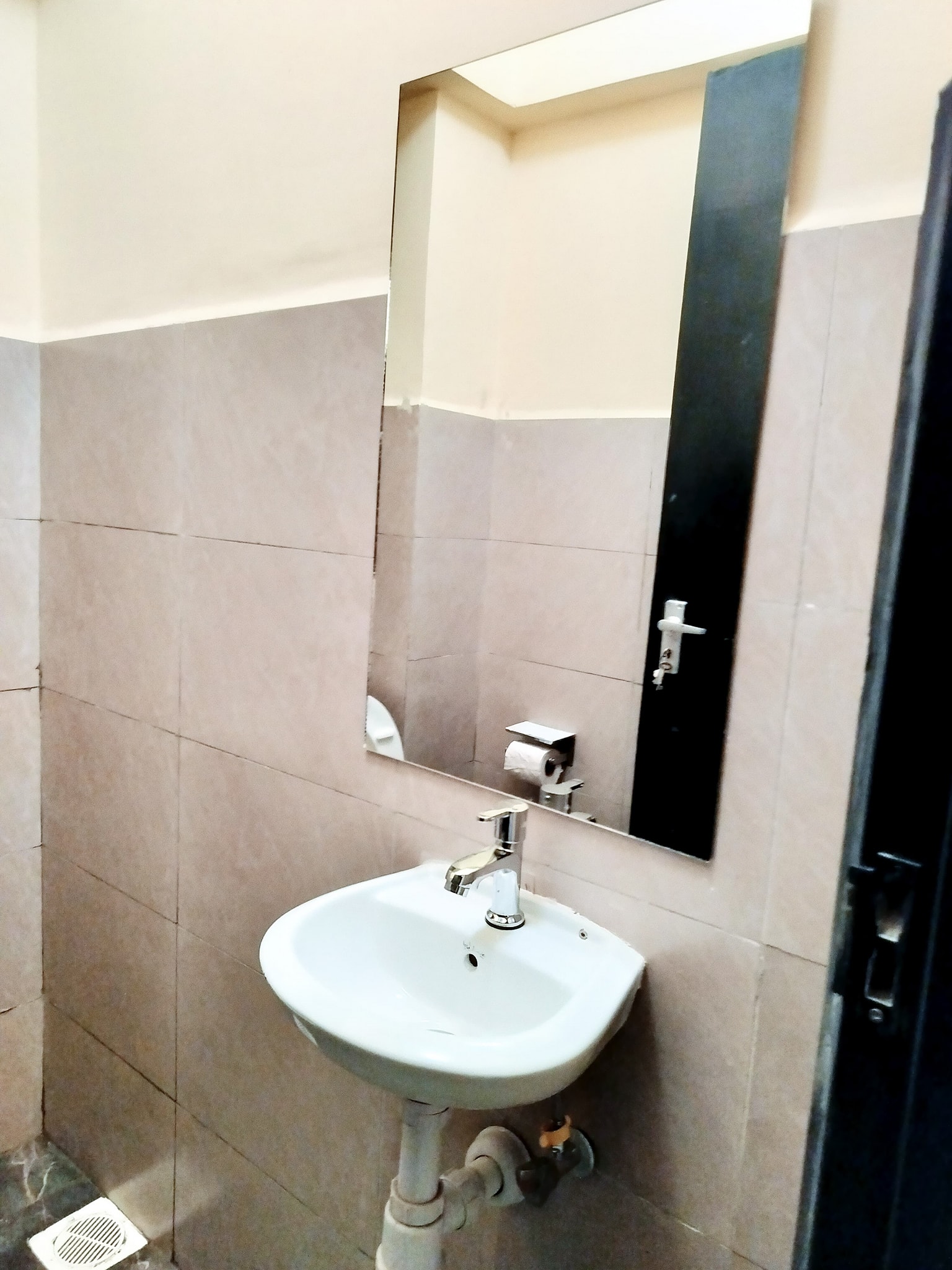 Executively Furnished 1 Bedroom Airbnb available in Kisumu Makasembo Estate| Roomfinder