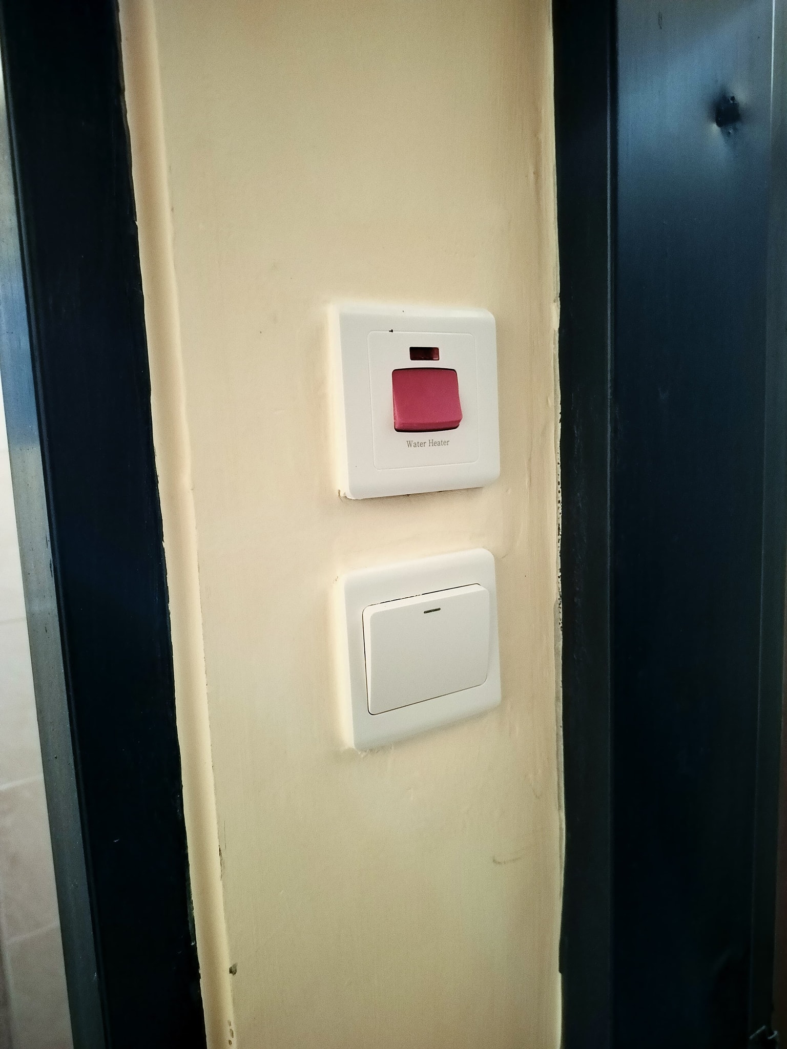 Executively Furnished 1 Bedroom Airbnb available in Kisumu Makasembo Estate| Roomfinder