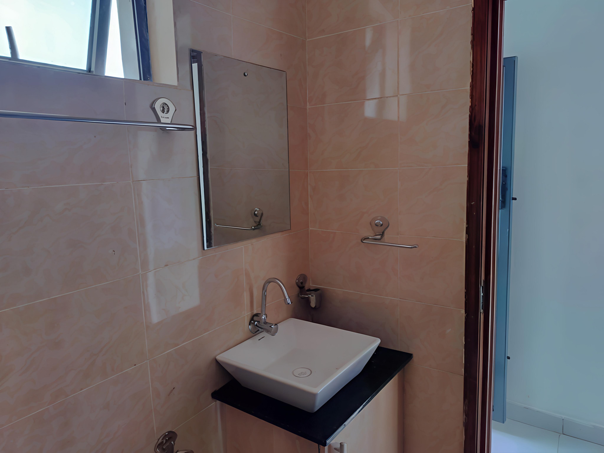 Modern Furnished Bedsitter Airbnb available in Kisumu Carwash along Kibos road | Roomfinder