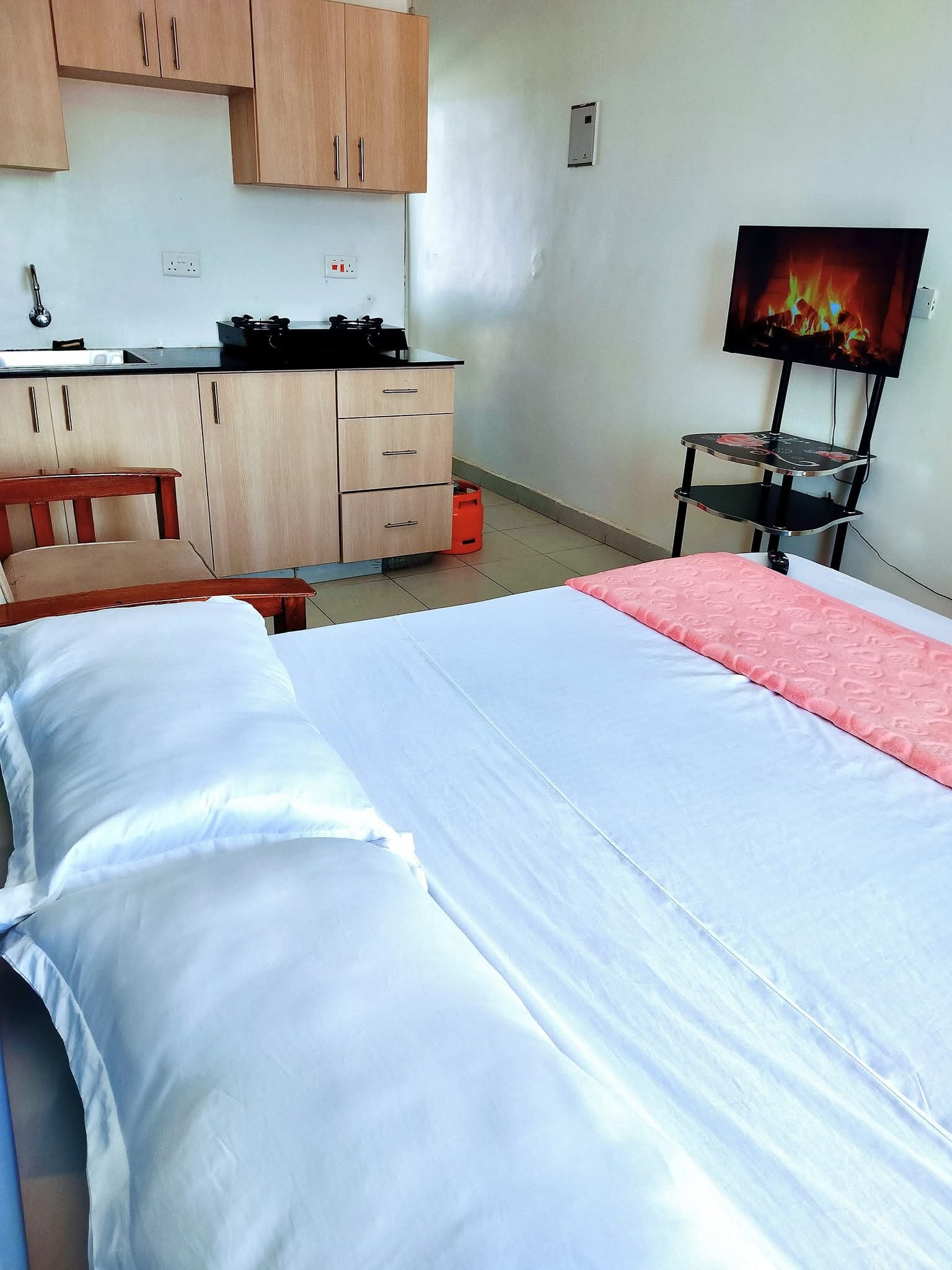 Modern Furnished Bedsitter Airbnb available in Kisumu Carwash along Kibos road | Roomfinder