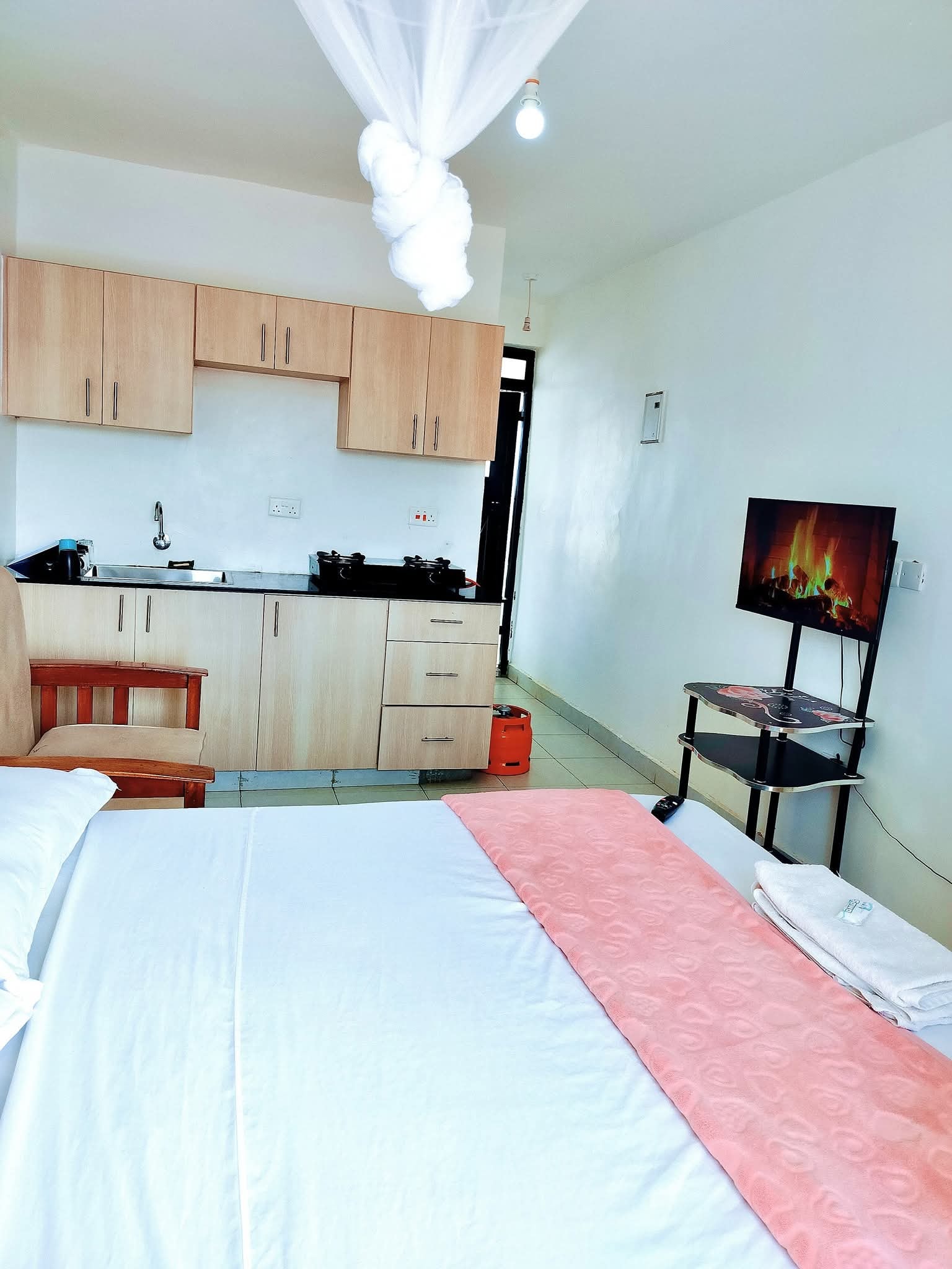 Modern Furnished Bedsitter Airbnb available in Kisumu Carwash along Kibos road | Roomfinder