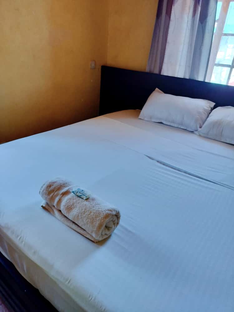 Modern 1 Bedroom Airbnb in Lolwe, Kisumu | Roomfinder