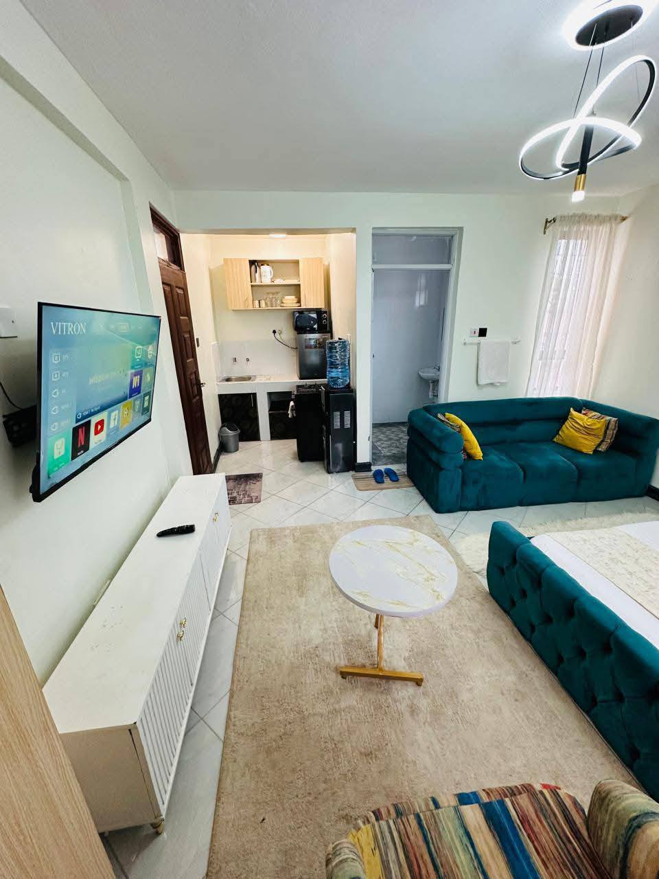 Modern Studio apartment available in kisumu millimani ( Air BNB) | Roomfinder