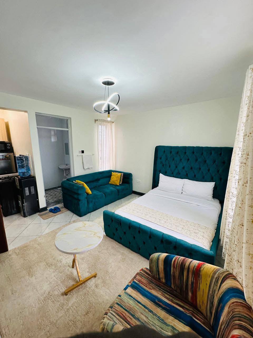 Modern Studio apartment available in kisumu millimani ( Air BNB) | Roomfinder