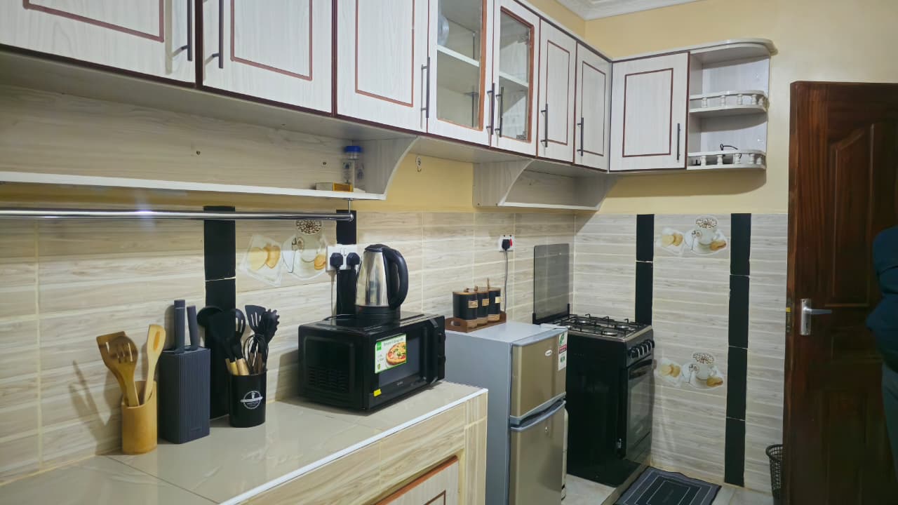 Executively Furnished 2 Bedroom Airbnb available in Eldorettown Pionner | Roomfinder