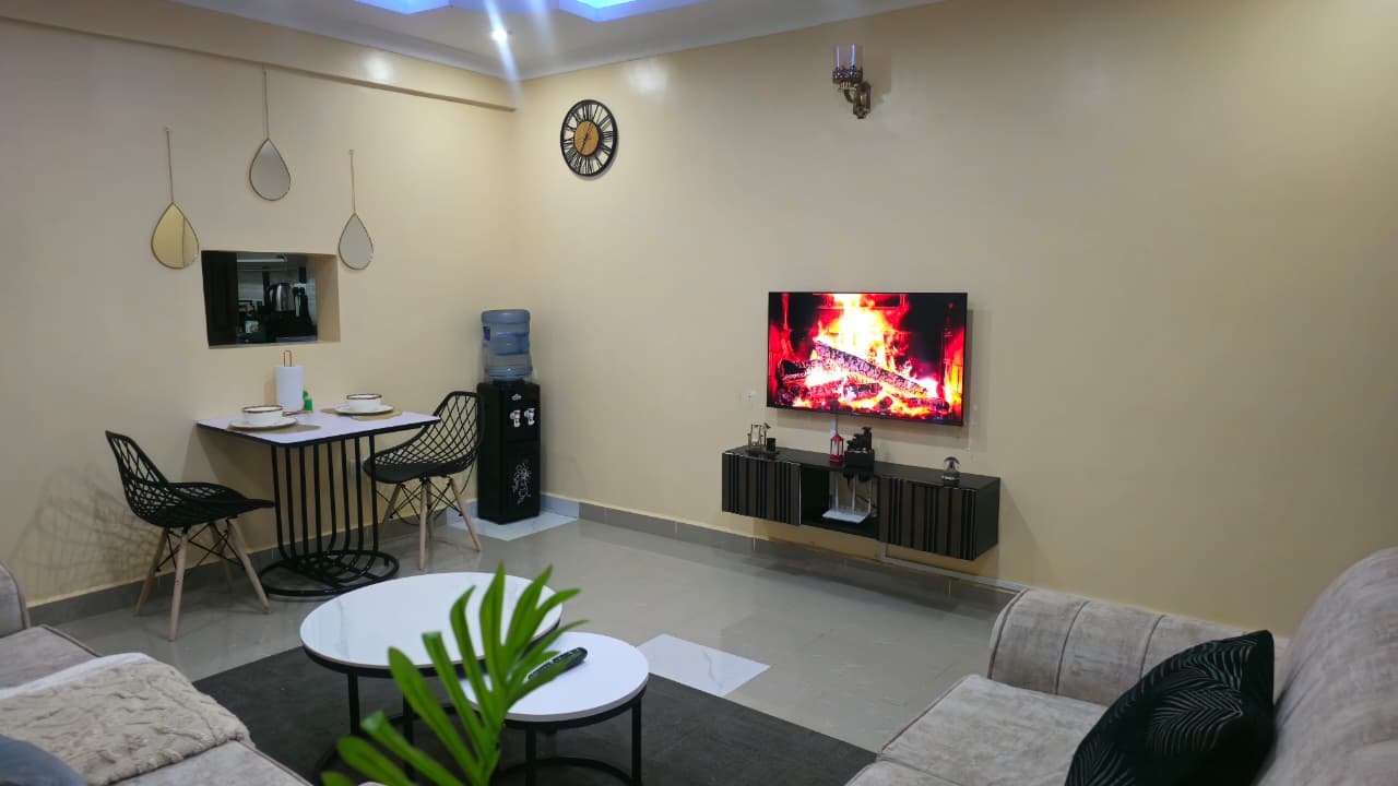 Executively Furnished 2 Bedroom Airbnb available in Eldorettown Pionner | Roomfinder