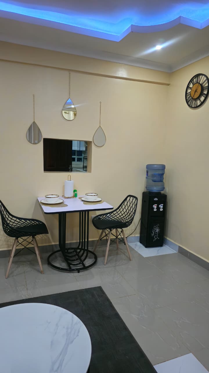 Executively Furnished 2 Bedroom Airbnb available in Eldorettown Pionner | Roomfinder