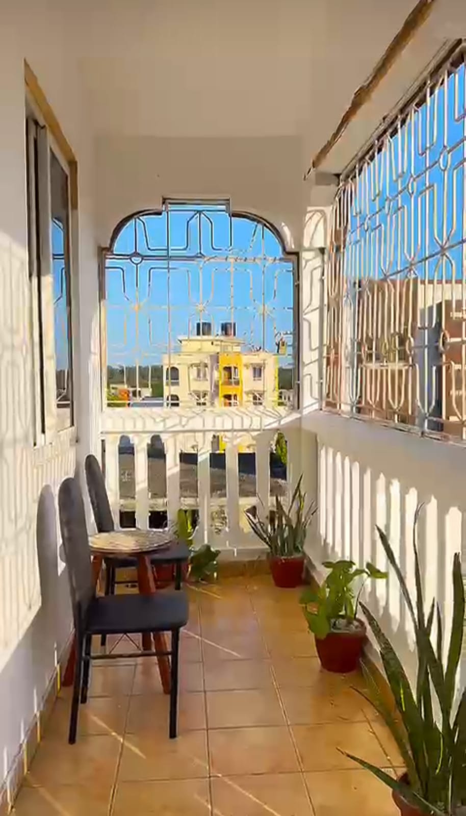 Luxurious 1 Bedroom with 2 beds Bamburi, Mombasa | Roomfinder